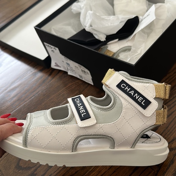 CHANEL 2021 Interlocking CC Logo Gladiator Sandals Size 40 - Picture 16 of 17